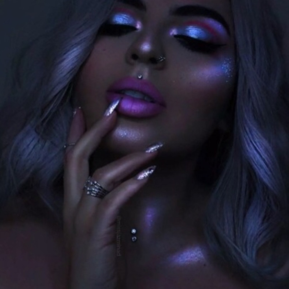 ⭐️ 🌙 💎 ABH Moon Child Glow Kit highlighter - Picture 5 of 8